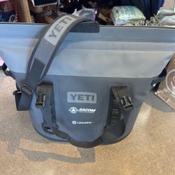 Yeti M30 Soft Cooler