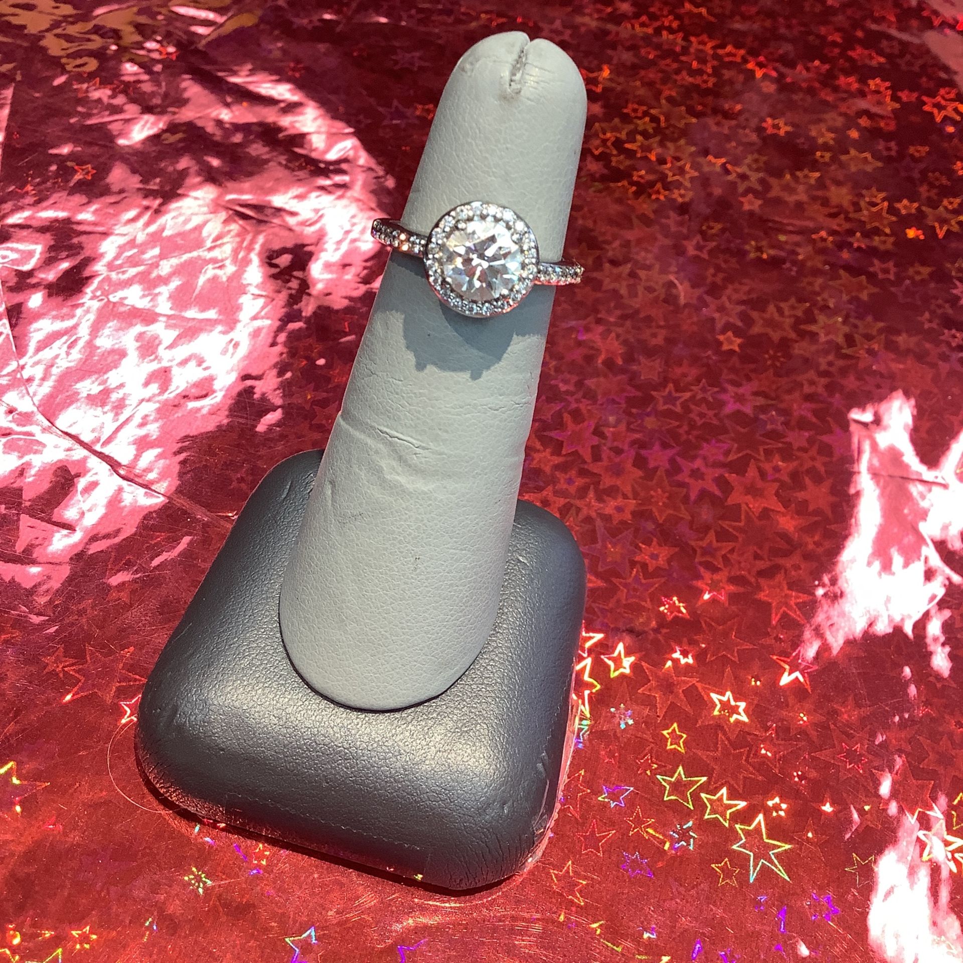 18k Diamond engagement ring