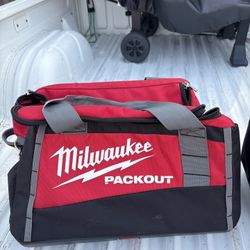 Milwaukee Pack Out 3 Pocket Bag 