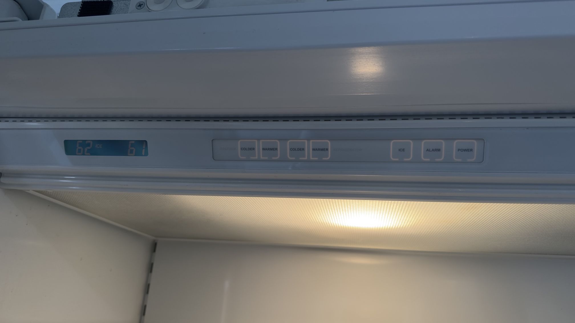 Sub-zero Refrigerator With Ice Maker