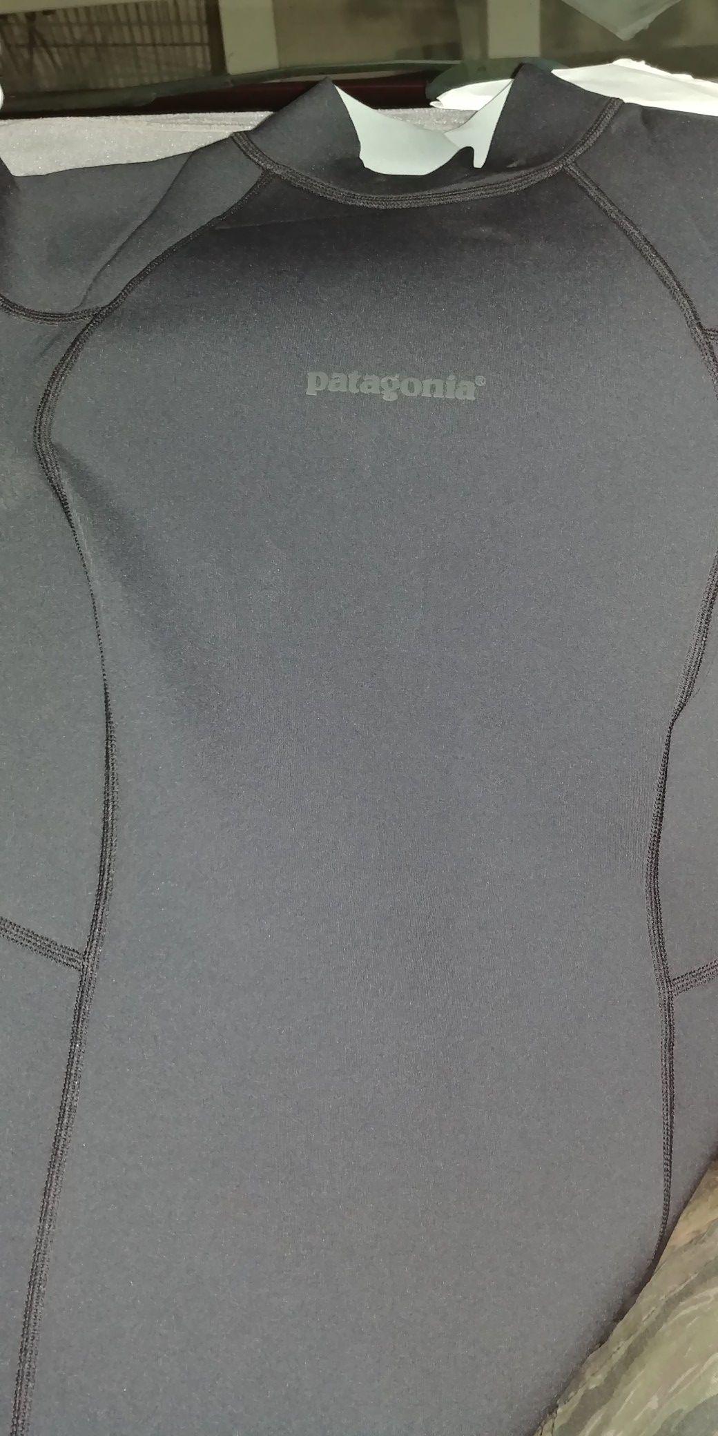 Women's long sleeve size 12 Patagonia wetsuit top
