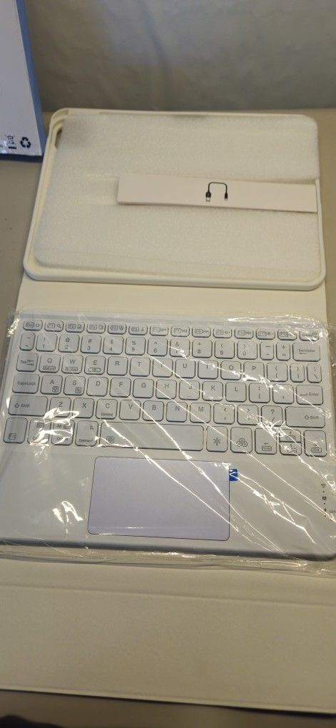 Ipad Pro 9.7 Inch Protector And Bluetooth Keyboard 2024 and  2025 