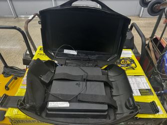 Gaems G190 Portable Gaming Cas W/ PS4