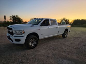 Ram 3500 4x4 Titulo limpio