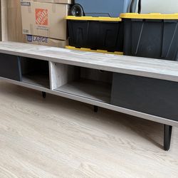 Short tv stand