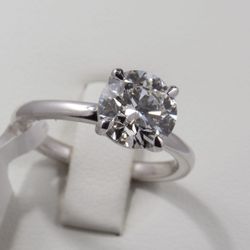 New Round Diamond Ring. 2.55 Carat. IGI Certified lab grown