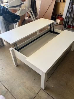 Adjustable coffee table
