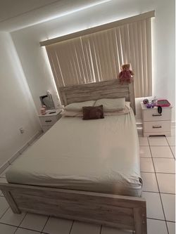 Bedroom set