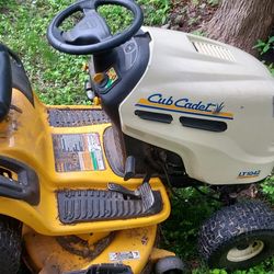 Cub Cadet Lt1042 Lawn Tractor 