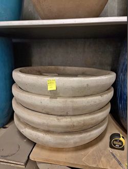 Le beau large architectural planter saucers/drip trays