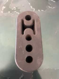 Adjustable after market exhaust hangers