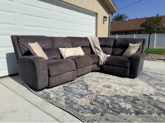 Living spaces gray recliner sectional DELIVERY AVAILABLE