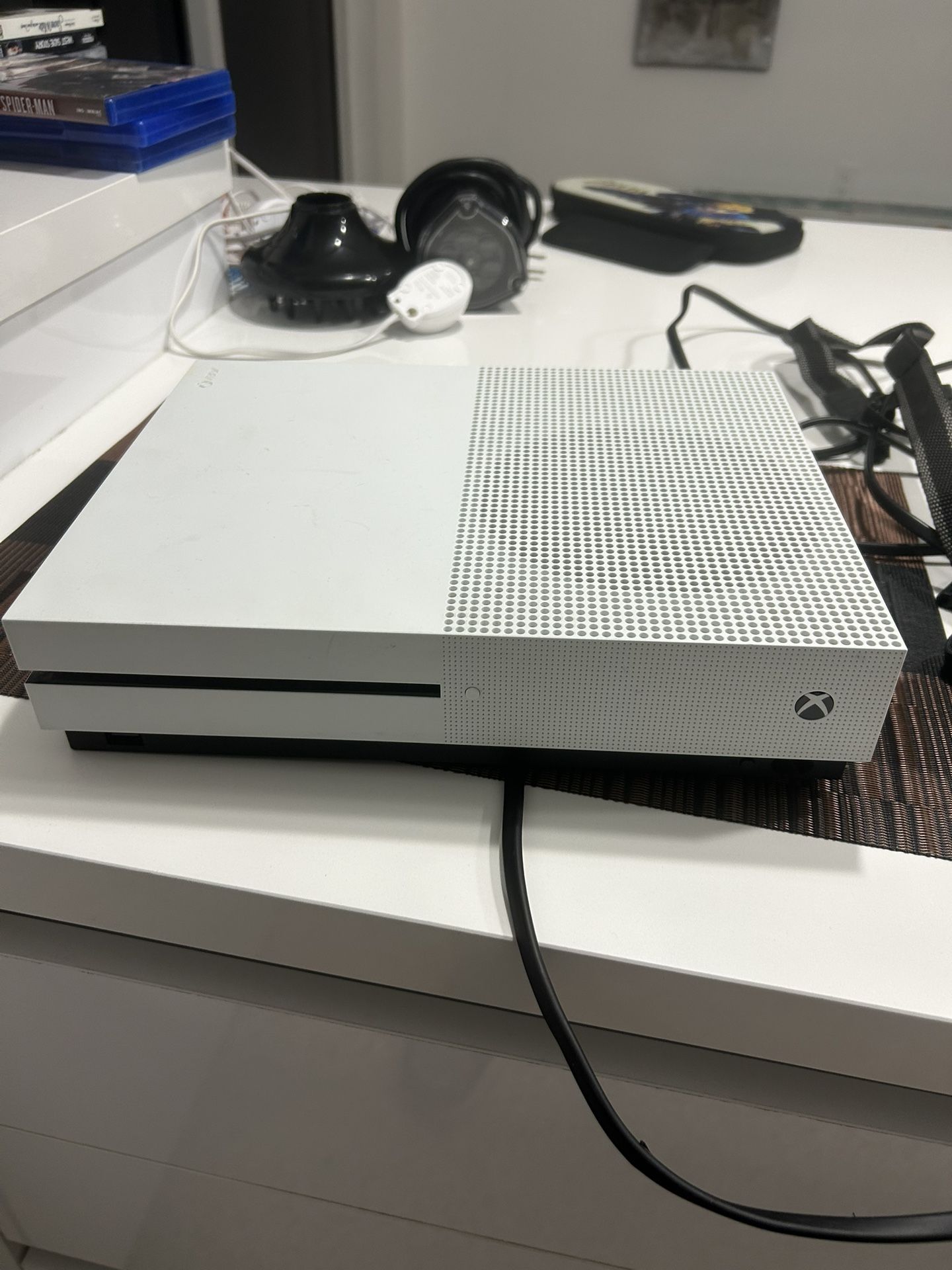 Xbox One S