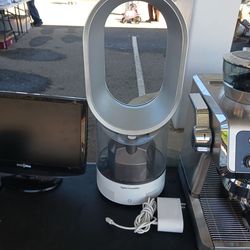 Dyson AM10 Hygienic Mist Humidifier.