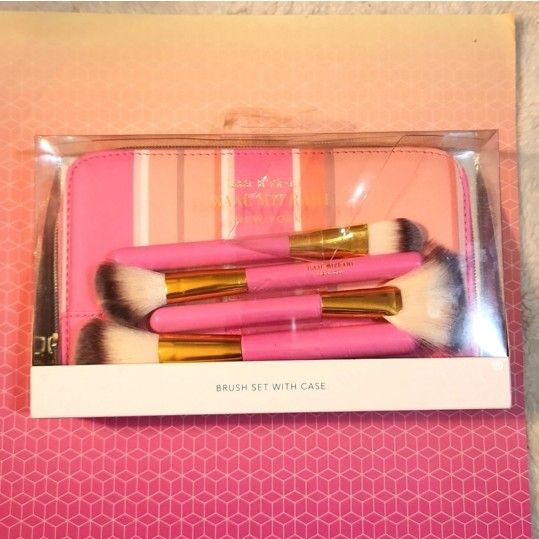 Isaac Mizrahi Brush Set with Case