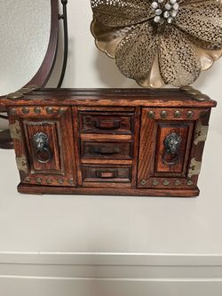 Vintage handmade wood & brass 7 drawer jewelry box in Great Condition
