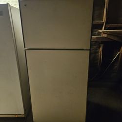 Refrigerator For Sale