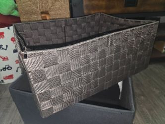 Storage tray