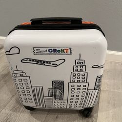 Kid carry on bag/spinner