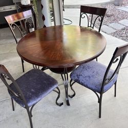 Round Dining Table With Chairs 