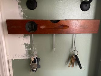 Stanley cherry wood level key racck