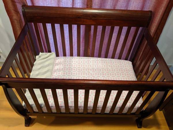 Baby Crib + Mattress + Waterproof mattress cover and more