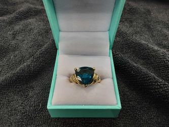 Women's Ring - Solitaire - Yellow Gold 10k (.417) 5.4 grams Size 8