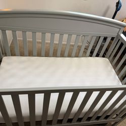 Convertible Full Size Crib 
