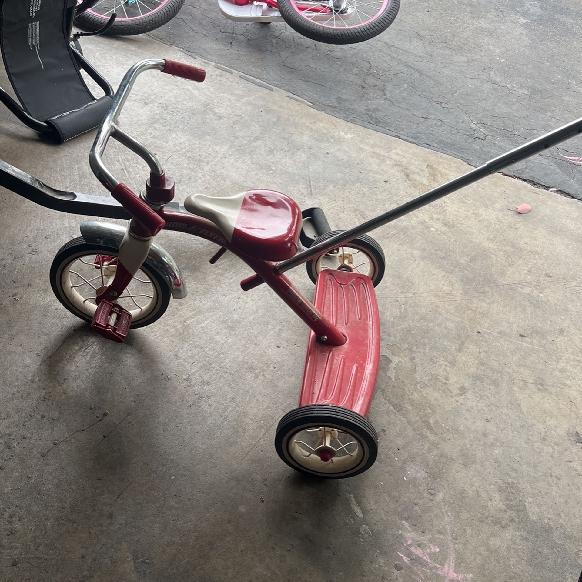 Radio Flyer Classic Tricycle Pink Radio Flyer Tricycle Pink