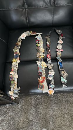 Disney lanyard w classic/genuine collector pins