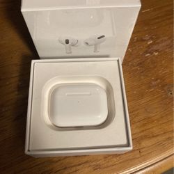 AirPods Pro With Wireless Charging Case