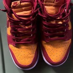 Dunks Low USC Red