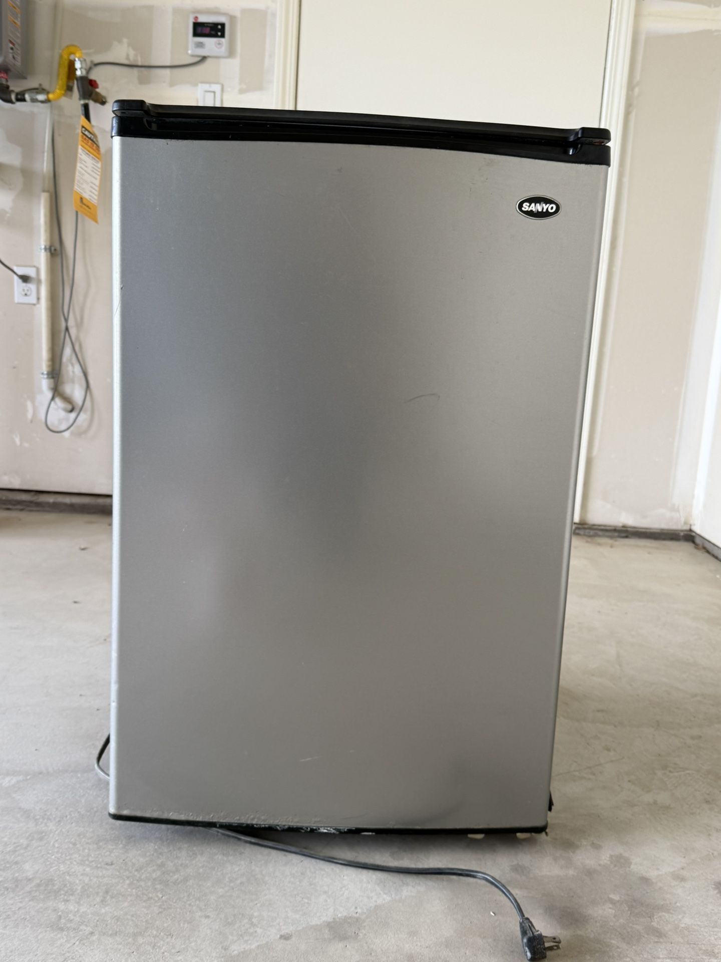 Mini Refrigerator 