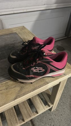BoomBah women’s cleats