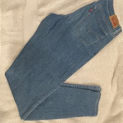 Levi’s 710 Super Skinny Jeans