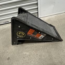 Ladder accessory (black PITTS-style stabilizer/leveler)