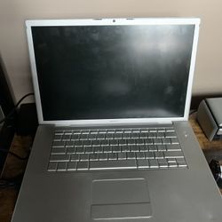 2008 MacBook Pro 512 Hard Drive 4gb Ram In Great Shape