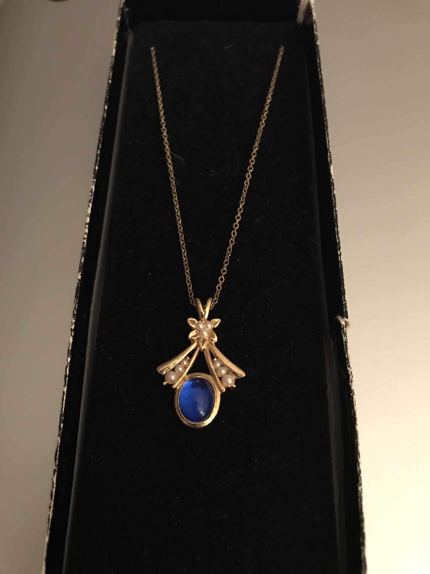 Beautiful Vintage Necklace In New Condition