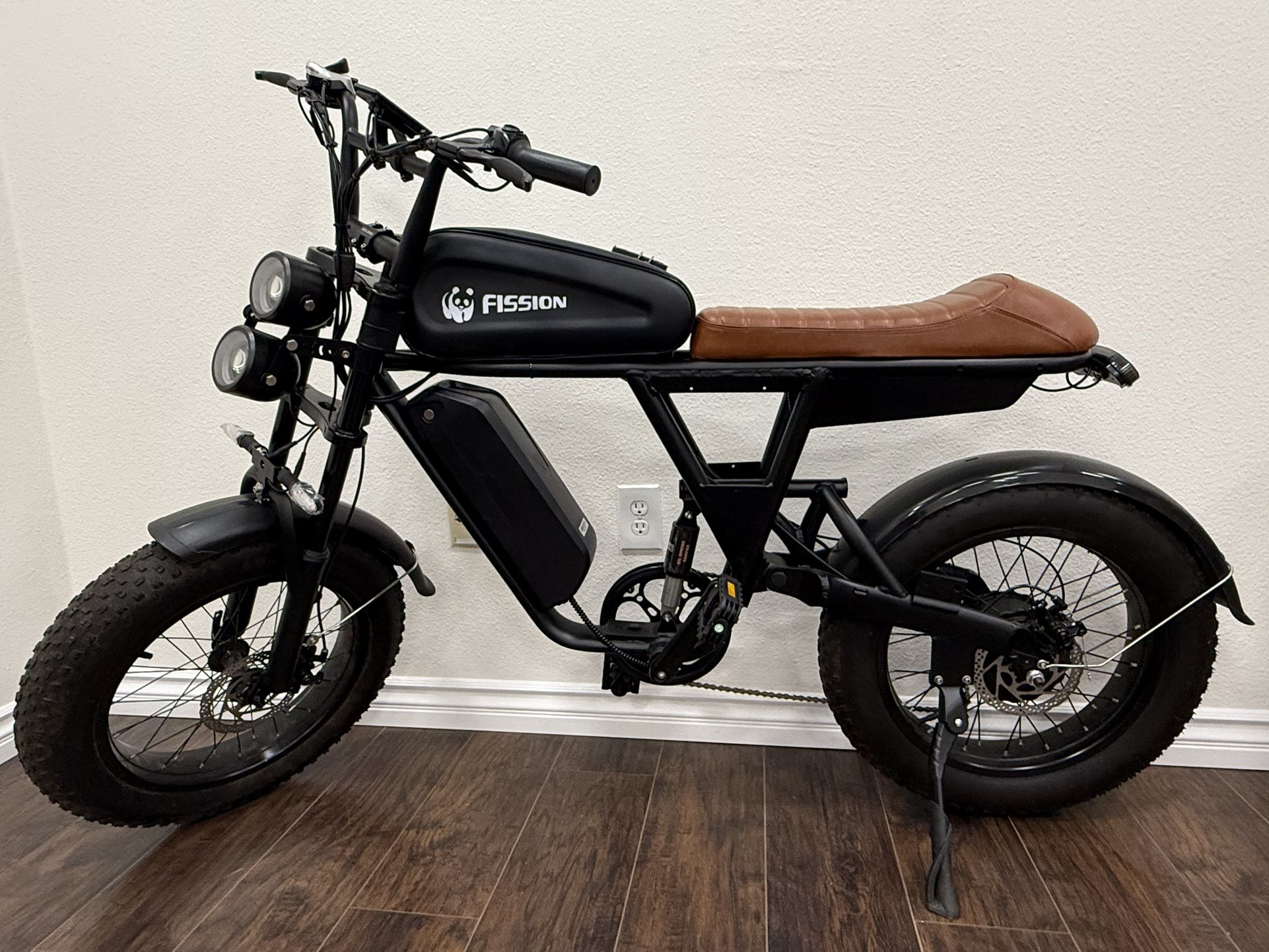 Fat tire off road 20" Electric Bike. 48V 20Ah Battery, Almost New