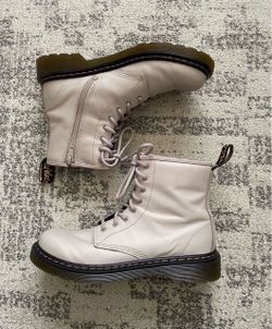 Dr. Doc Martens 8 Eyelet Zip Up Leather Boots Taupe Beige Women’s Size 5