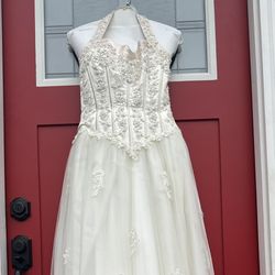 Wedding Dress Size 8: