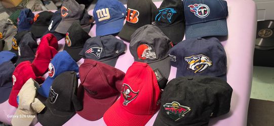 Sports Hats Fitted Strapbacks 32 Caps A Lot Used Need Cleaning Vintage/modern
