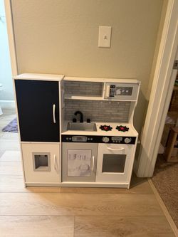 Play Kitchen