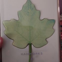 Hahworks Maple Leaf Wireless Charger Pic Of It Chafging A Phone 25 Dollars 