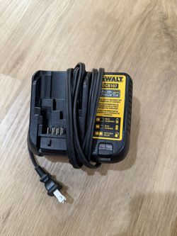 DEWALT CHARGER