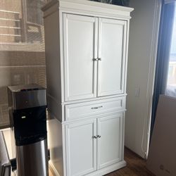 Kitchen Cabinet 