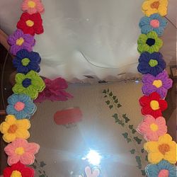 Wavy flower mirror