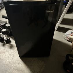Mini Fridge With Freezer 