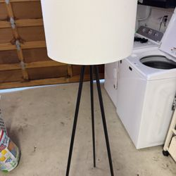 Black Tripod Lamp