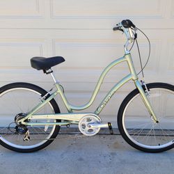 ELECTRA TOWNIE  cruiser bike.  ALUMINUM frame. 26 tires. 7 speed. Everything works.